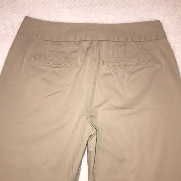 Gap Curvy Gapstretch Khaki Tan Capris Size 2 Excellent Condition Closet Classic! - Picture 6 of 13